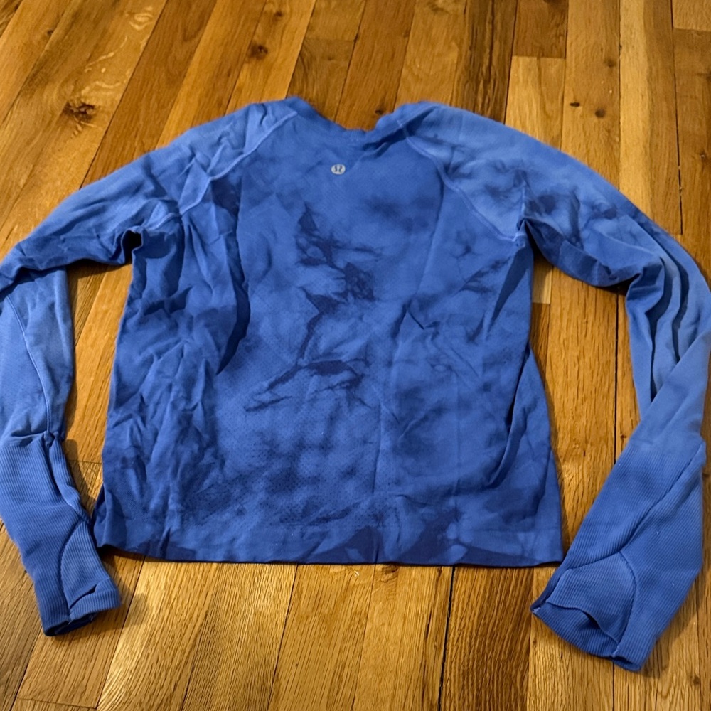 lululemon athletica Purple Tye dye long Sleeve Top, waist length.